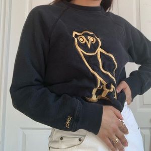 Black OVO cropped crew neck